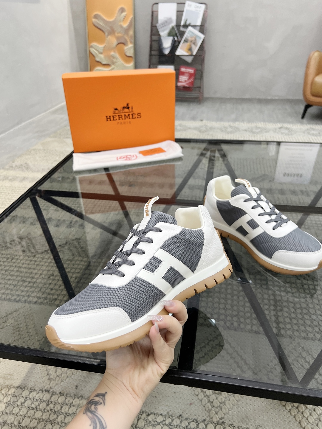  H 🔍顶级代购🇮🇹 爱 炸街男神新品来袭，超人气爆款专柜新款，原厂配置意大利进口牛皮搭配网布面料，高品