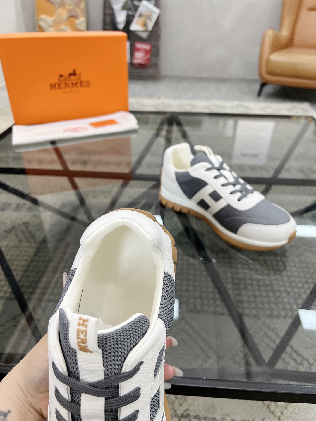  H 🔍顶级代购🇮🇹 爱 炸街男神新品来袭，超人气爆款专柜新款，原厂配置意大利进口牛皮搭配网布面料，高品