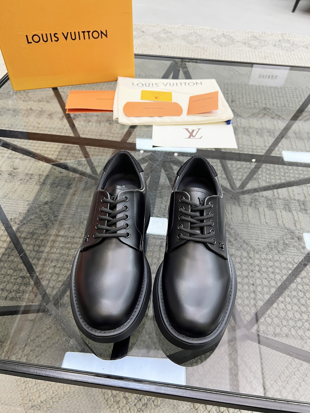  L 🔍顶级代购🇮🇹 路 炸街男神增高皮鞋新品来袭专柜同步发售原厂配置，意大利进口牛皮面料，高品质拼接工
