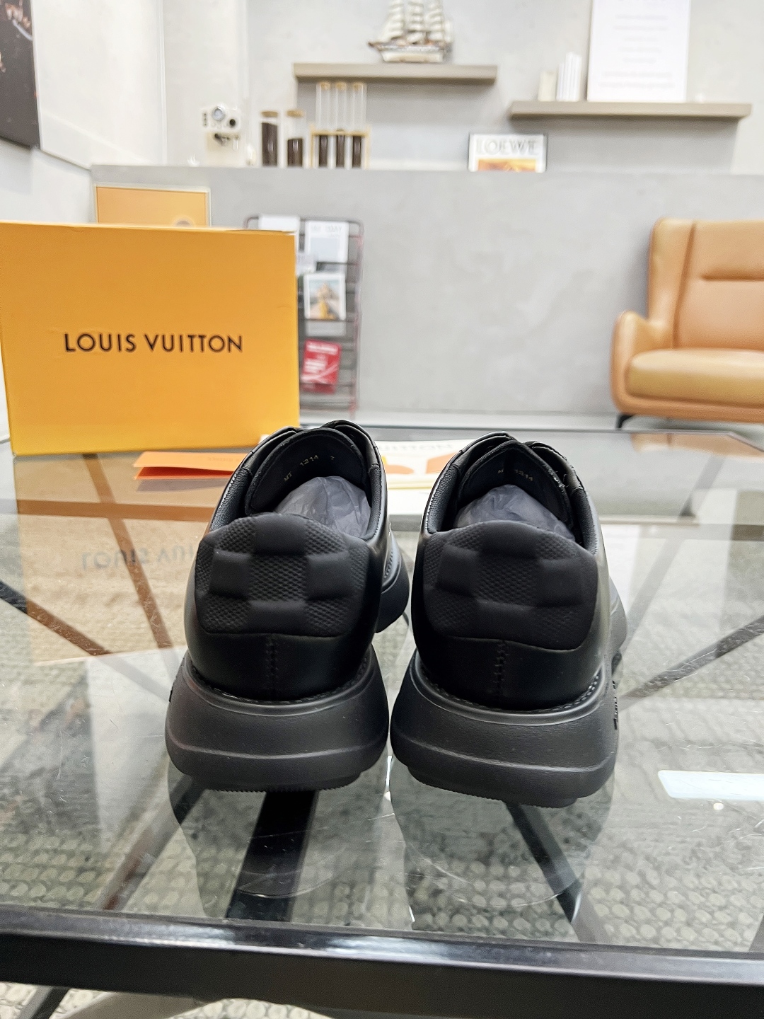  L 🔍顶级代购🇮🇹 路 炸街男神增高皮鞋新品来袭专柜同步发售原厂配置，意大利进口牛皮面料，高品质拼接工