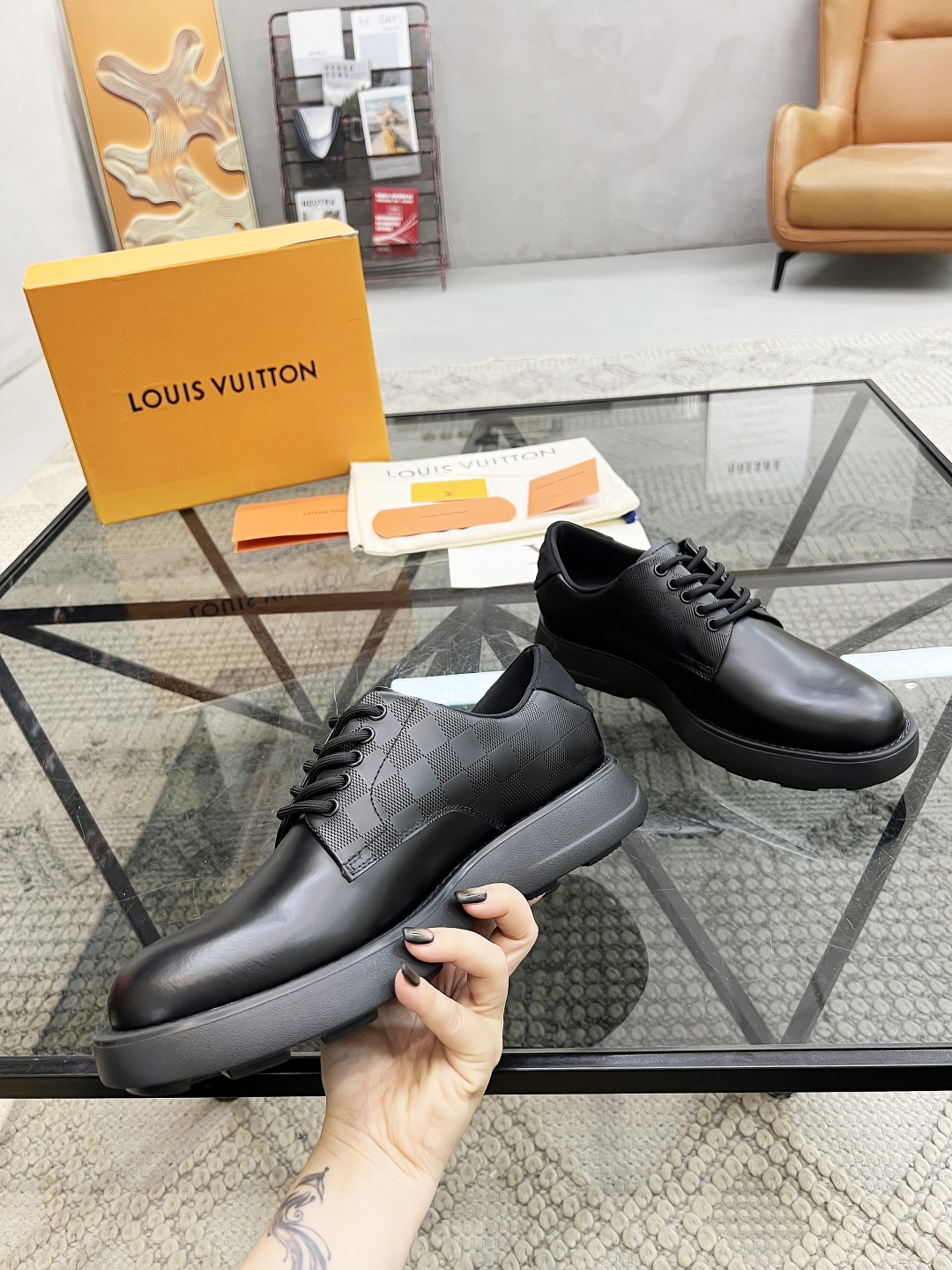  L 🔍顶级代购🇮🇹 路 炸街男神增高皮鞋新品来袭专柜同步发售原厂配置，意大利进口牛皮面料，高品质拼接工