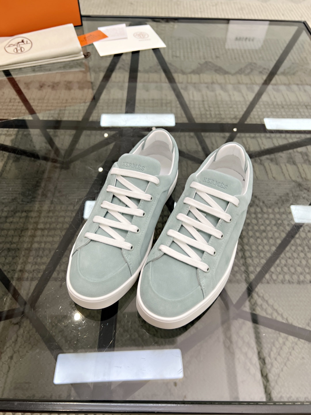  H 🔍顶级代购🇮🇹 爱 超人气男神运动鞋新品来袭专柜同步发售原厂配置，意大利进口原版牛皮面料，复杂拼接