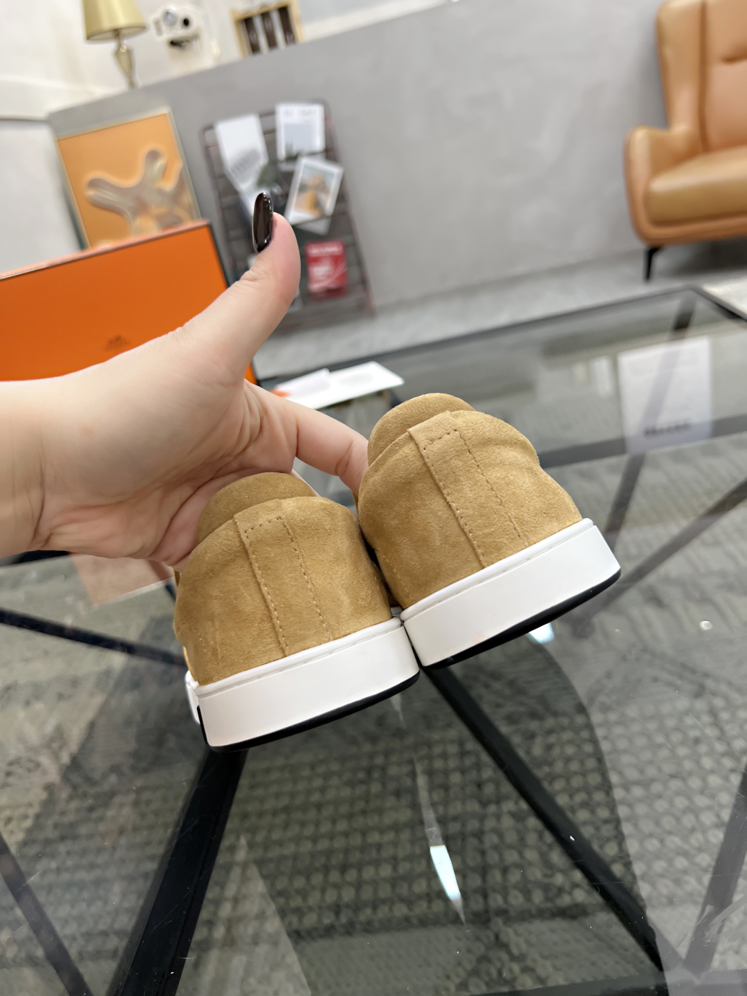  H 🔍顶级代购🇮🇹 爱 超人气男神运动鞋新品来袭专柜同步发售原厂配置，意大利进口原版牛皮面料，复杂拼接