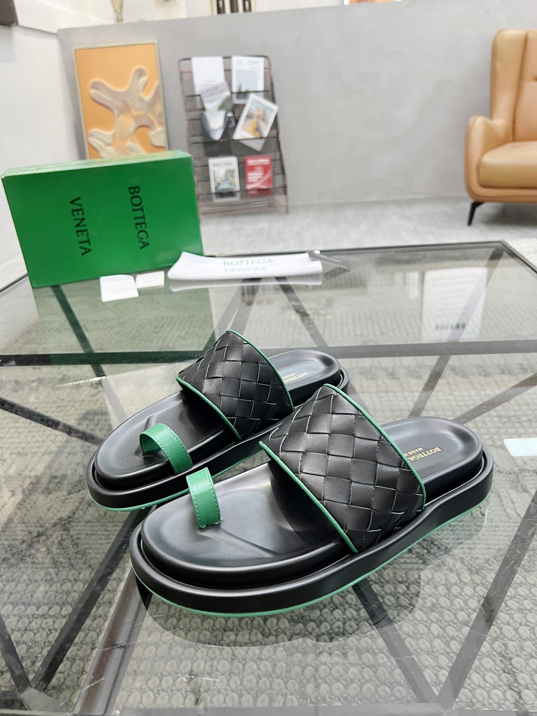  D 🔍顶级代购🇮🇹 碟 炸街男神春夏拖鞋新品专柜同步，鞋面意大利进口编织牛皮面料，高品质拼接工艺，鞋底