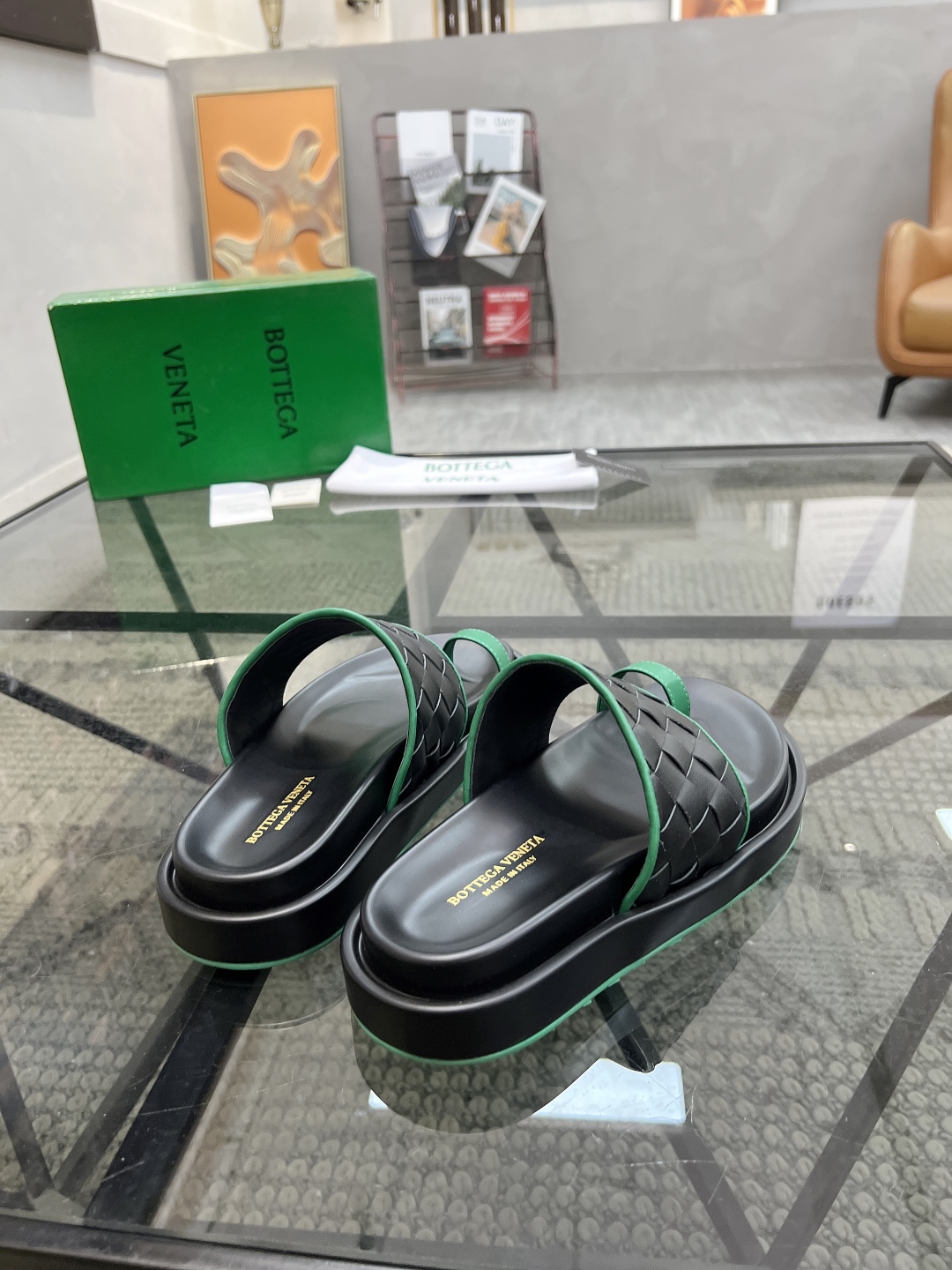  D 🔍顶级代购🇮🇹 碟 炸街男神春夏拖鞋新品专柜同步，鞋面意大利进口编织牛皮面料，高品质拼接工艺，鞋底