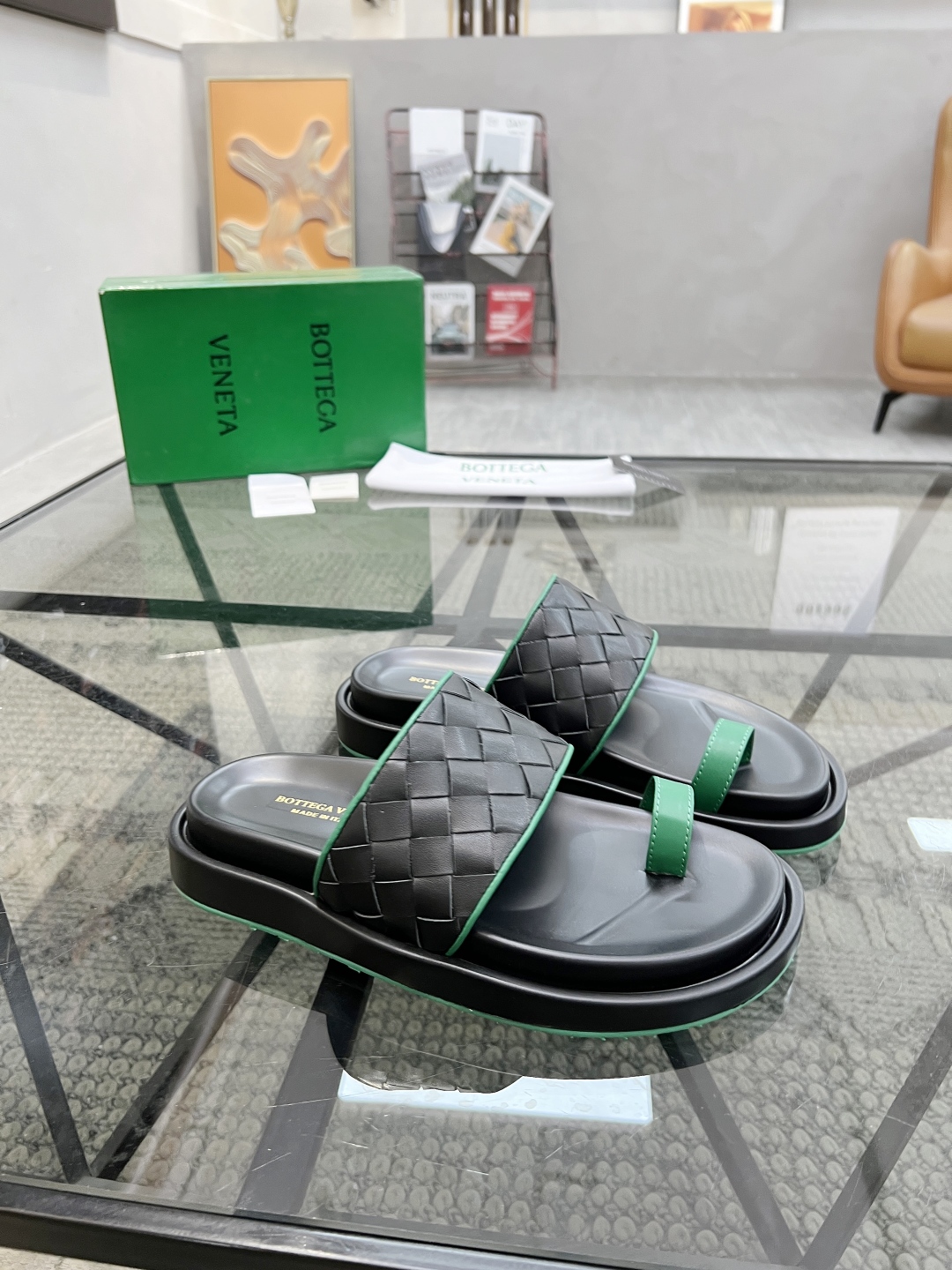  D 🔍顶级代购🇮🇹 碟 炸街男神春夏拖鞋新品专柜同步，鞋面意大利进口编织牛皮面料，高品质拼接工艺，鞋底