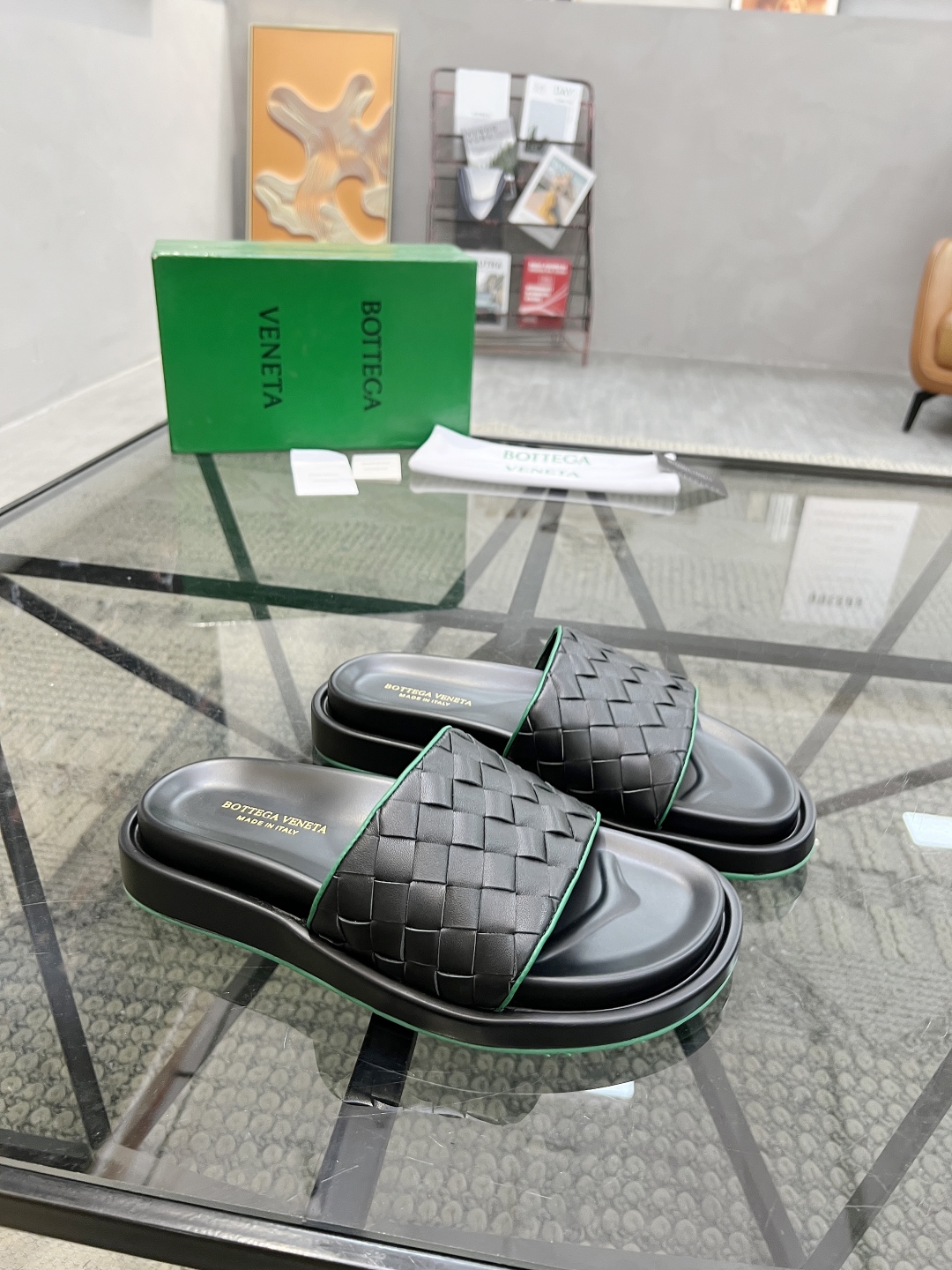  D 🔍顶级代购🇮🇹 碟 炸街男神春夏拖鞋新品专柜同步，鞋面意大利进口编织牛皮面料，高品质拼接工艺，鞋底
