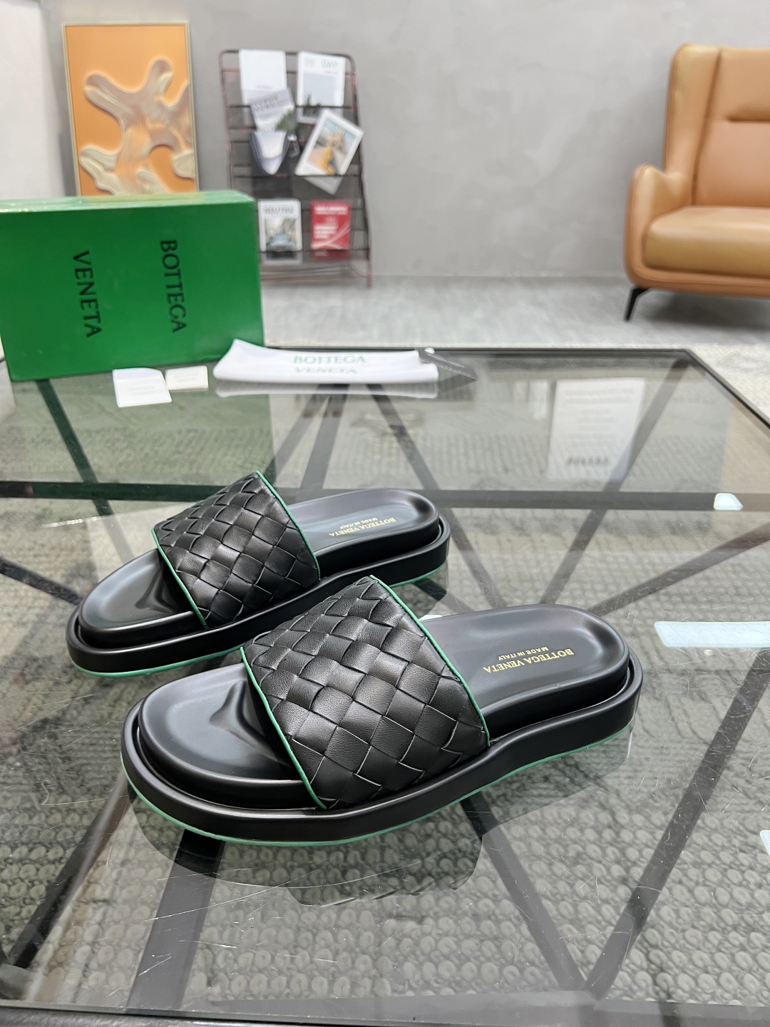  D 🔍顶级代购🇮🇹 碟 炸街男神春夏拖鞋新品专柜同步，鞋面意大利进口编织牛皮面料，高品质拼接工艺，鞋底
