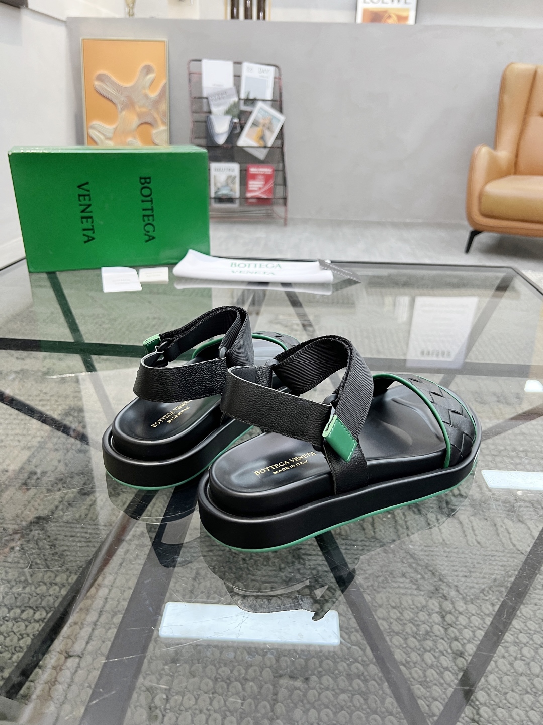  D 🔍顶级代购🇮🇹 碟 炸街男神春夏拖鞋新品专柜同步，鞋面意大利进口编织牛皮面料，高品质拼接工艺，鞋底
