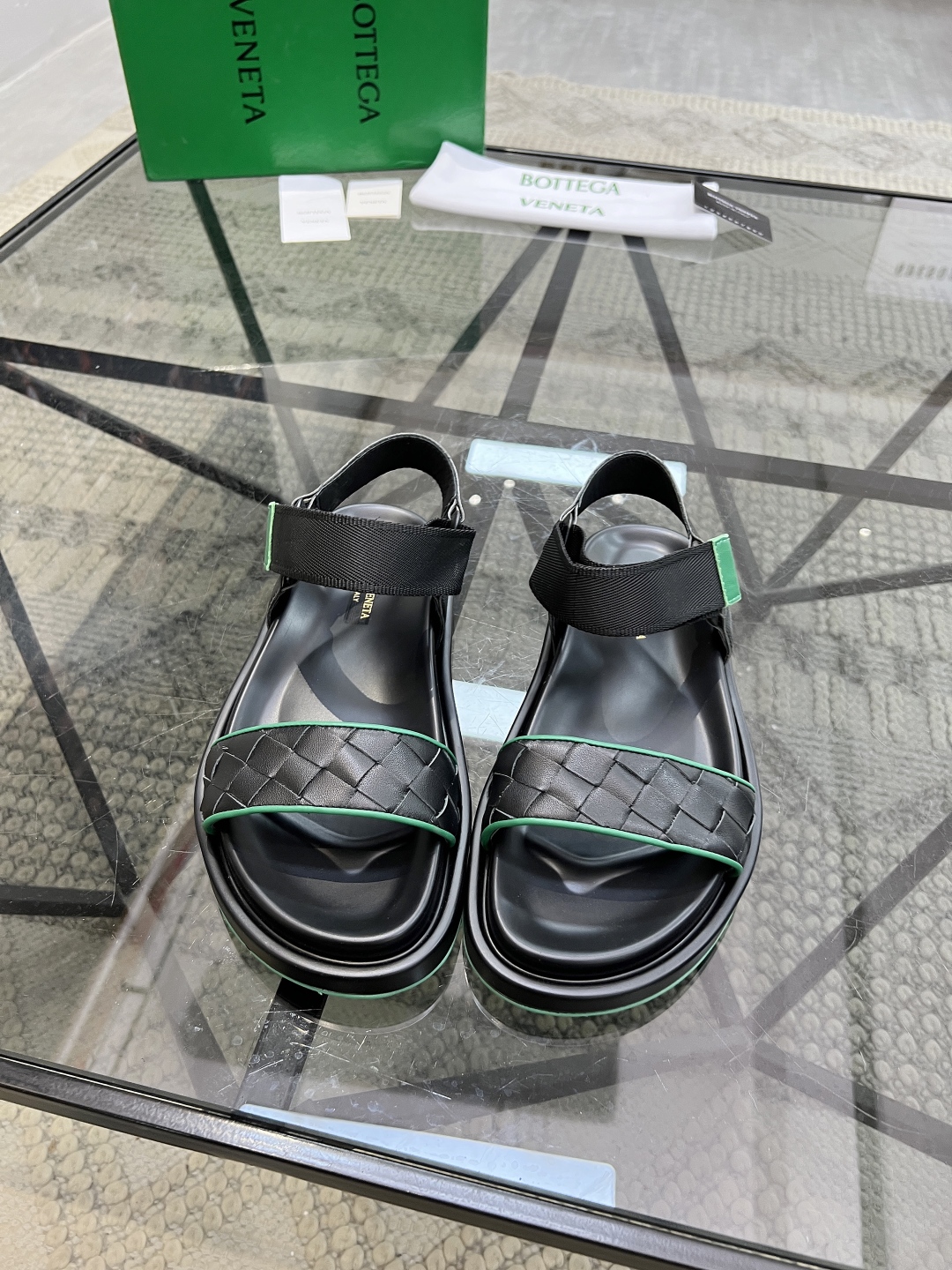  D 🔍顶级代购🇮🇹 碟 炸街男神春夏拖鞋新品专柜同步，鞋面意大利进口编织牛皮面料，高品质拼接工艺，鞋底