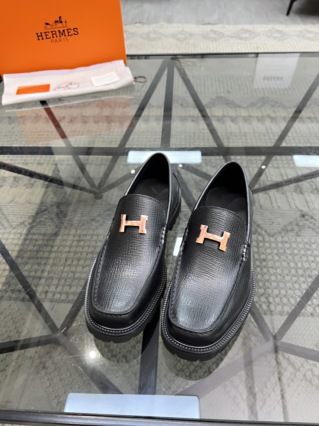  H 🔍顶级代购🇮🇹 爱 炸街男神休闲皮鞋系列，专柜同步发售原厂配置，意大利进口牛皮面料，高品质拼接工艺