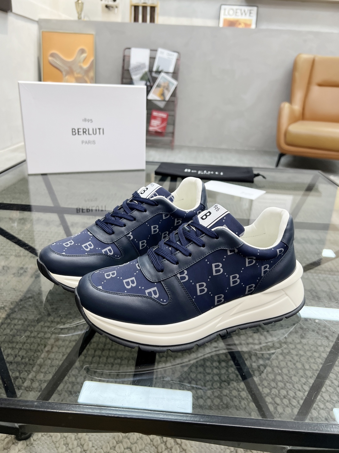  B 🔍顶级代购🇮🇹 布鲁 炸街男神运动鞋新品来袭 专柜同步发售原厂配置，意大利进口原版牛皮搭配印花布面