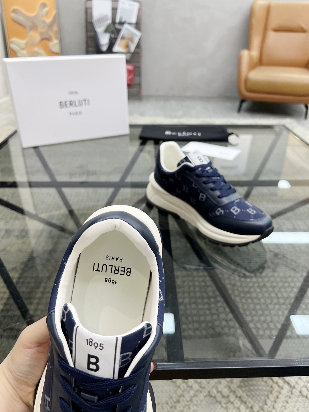  B 🔍顶级代购🇮🇹 布鲁 炸街男神运动鞋新品来袭 专柜同步发售原厂配置，意大利进口原版牛皮搭配印花布面