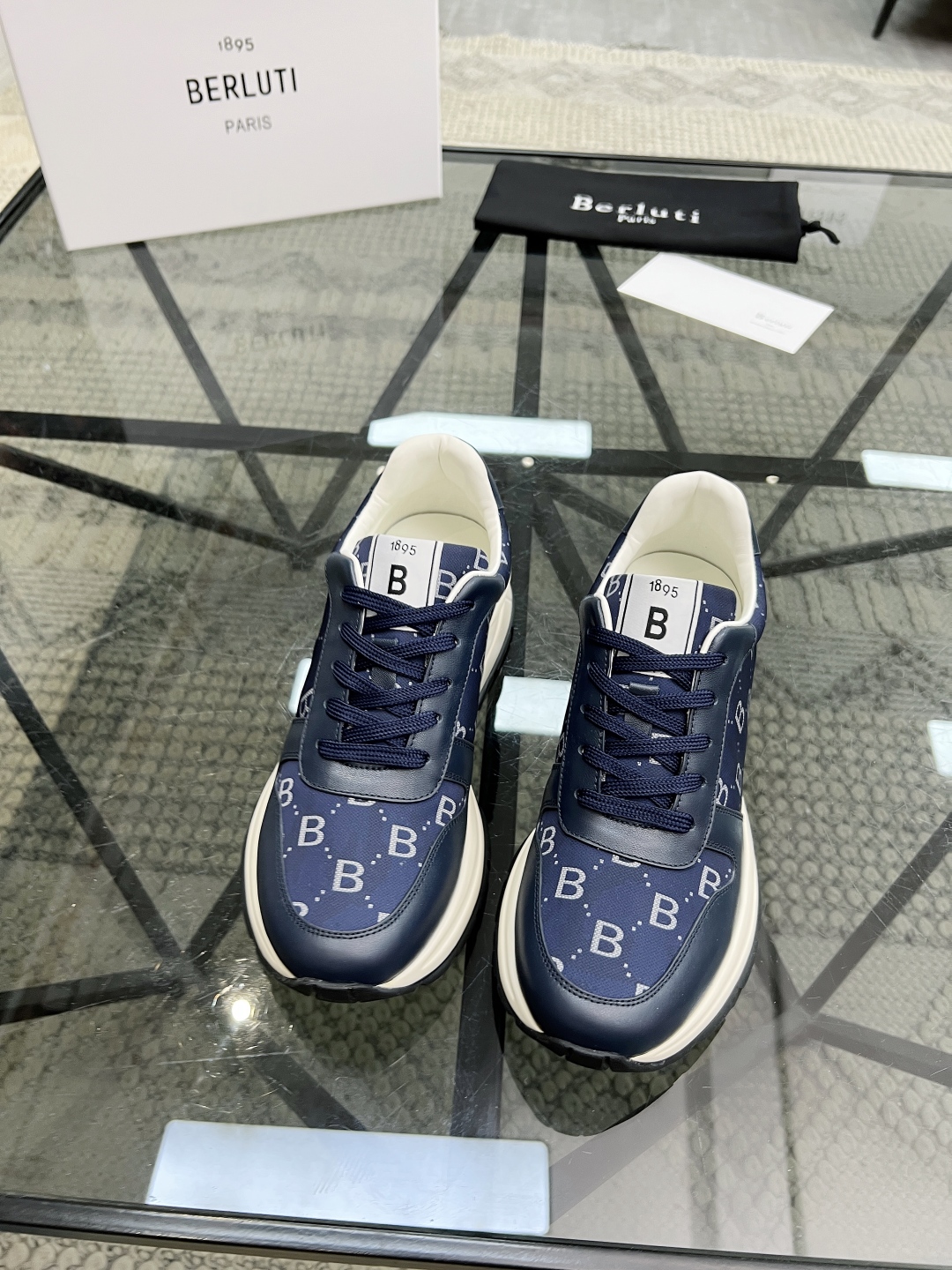  B 🔍顶级代购🇮🇹 布鲁 炸街男神运动鞋新品来袭 专柜同步发售原厂配置，意大利进口原版牛皮搭配印花布面
