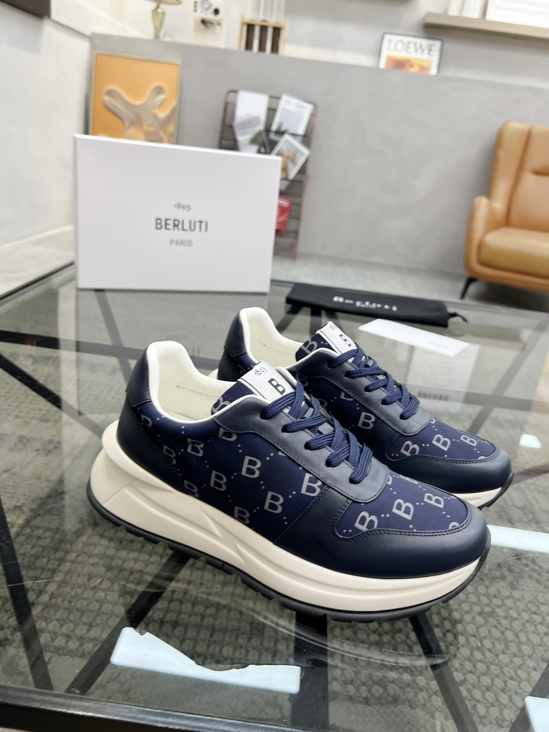  B 🔍顶级代购🇮🇹 布鲁 炸街男神运动鞋新品来袭 专柜同步发售原厂配置，意大利进口原版牛皮搭配印花布面