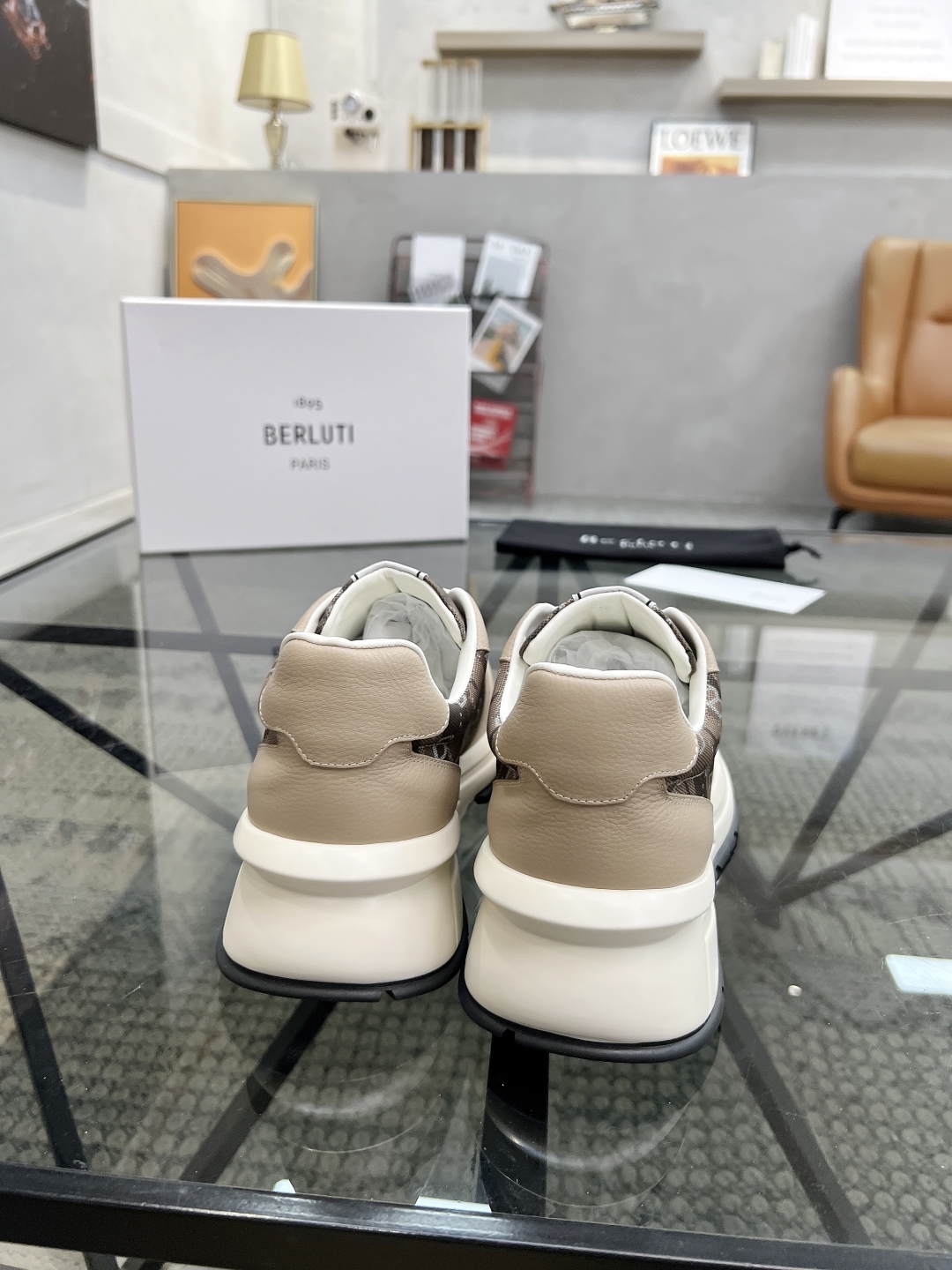  B 🔍顶级代购🇮🇹 布鲁 炸街男神运动鞋新品来袭 专柜同步发售原厂配置，意大利进口原版牛皮搭配印花布面