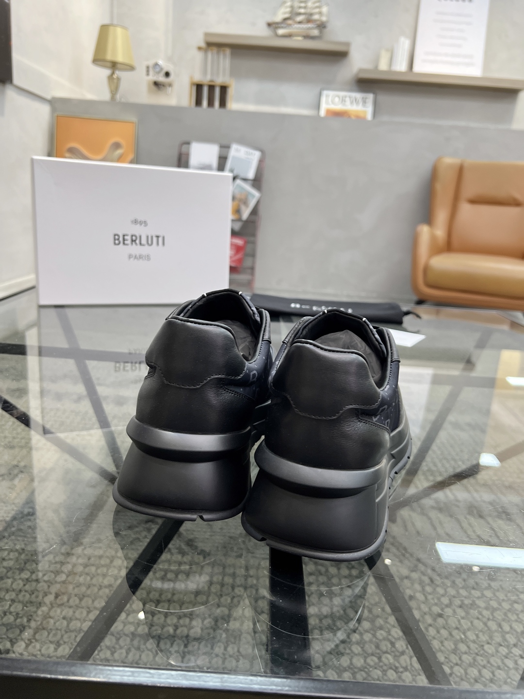  B 🔍顶级代购🇮🇹 布鲁 炸街男神运动鞋新品来袭 专柜同步发售原厂配置，意大利进口原版牛皮搭配印花布面