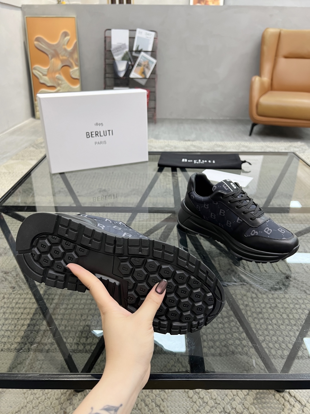  B 🔍顶级代购🇮🇹 布鲁 炸街男神运动鞋新品来袭 专柜同步发售原厂配置，意大利进口原版牛皮搭配印花布面