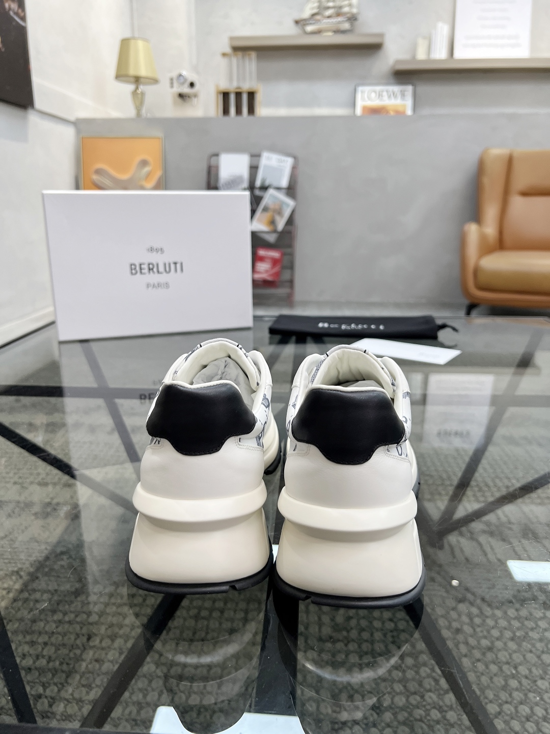  B 🔍顶级代购🇮🇹 布鲁 炸街男神运动鞋新品来袭 专柜同步发售原厂配置，意大利进口原版牛皮搭配印花布面