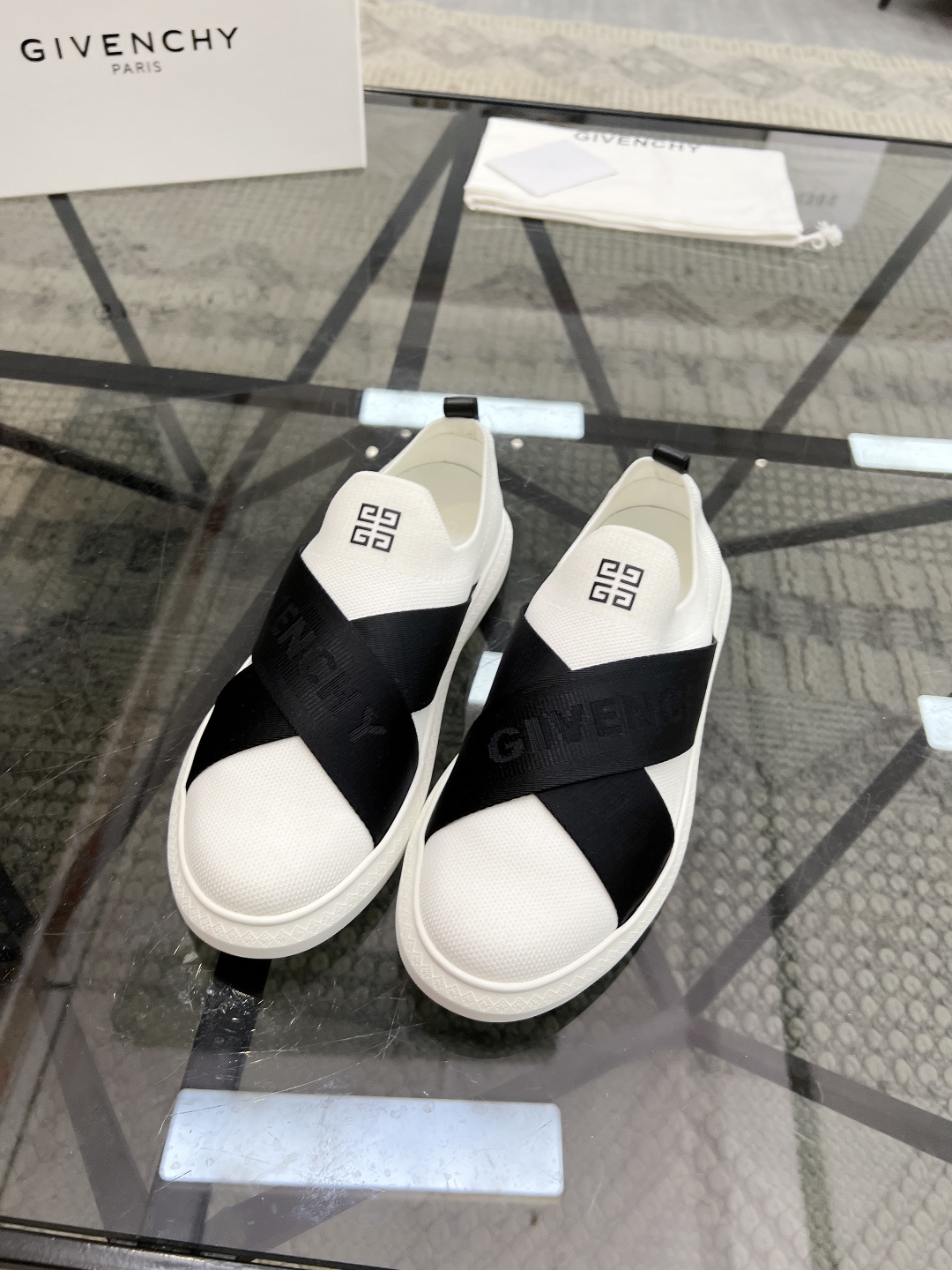  J 🔍顶级代购🇮🇹 纪 炸街男神新品专柜同步原厂配置，意大利进口定制牛皮搭配飞织面料，全鞋配件私模打造