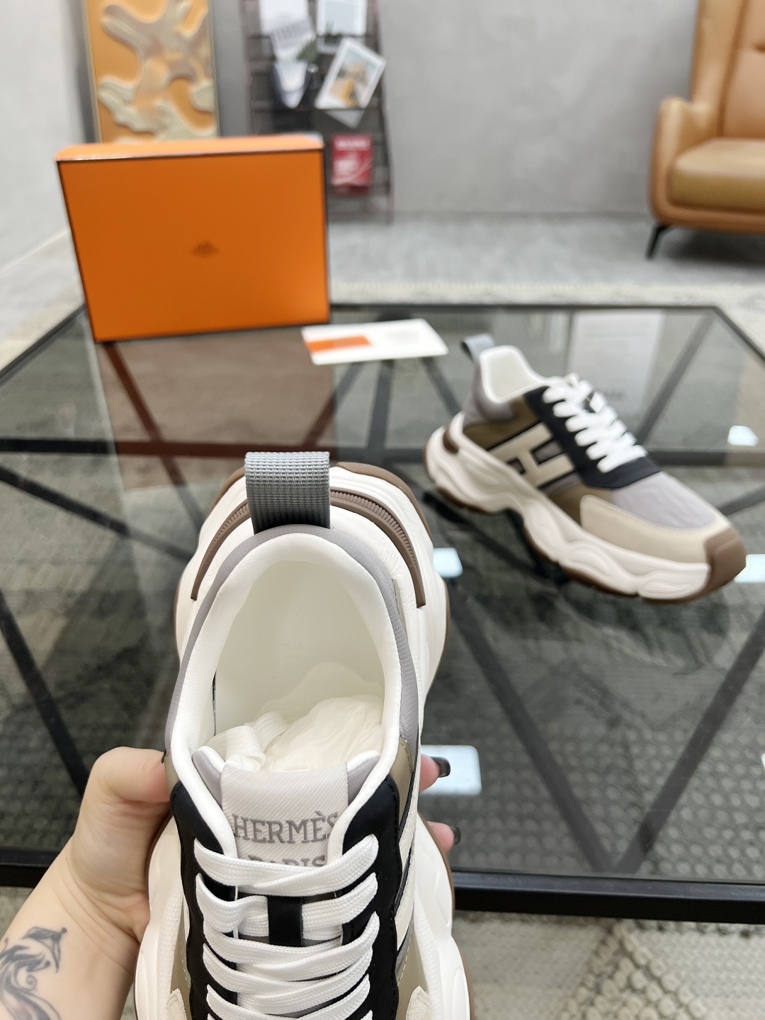  H 🔍顶级代购🇮🇹 爱 炸街男神新品来袭，超人气爆款专柜新款，原厂配置意大利进口牛皮搭配帆布面料，高品