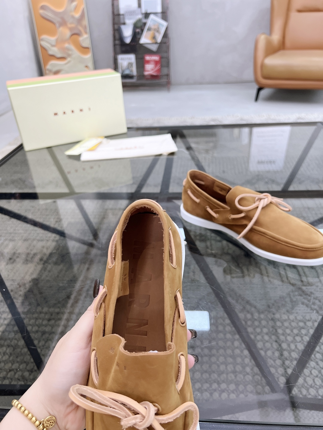  M 🔍顶级代购🇮🇹 MA 炸街情侣款👫爆款运动板鞋专柜同步，鞋面意大利进口牛皮面料，高品质拼接复杂工艺