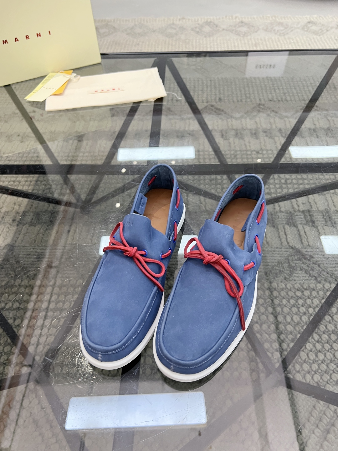  M 🔍顶级代购🇮🇹 MA 炸街情侣款👫爆款运动板鞋专柜同步，鞋面意大利进口牛皮面料，高品质拼接复杂工艺