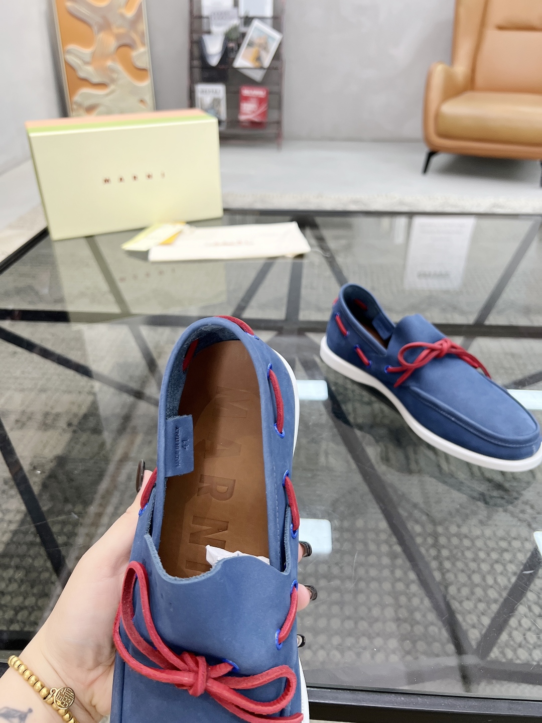  M 🔍顶级代购🇮🇹 MA 炸街情侣款👫爆款运动板鞋专柜同步，鞋面意大利进口牛皮面料，高品质拼接复杂工艺
