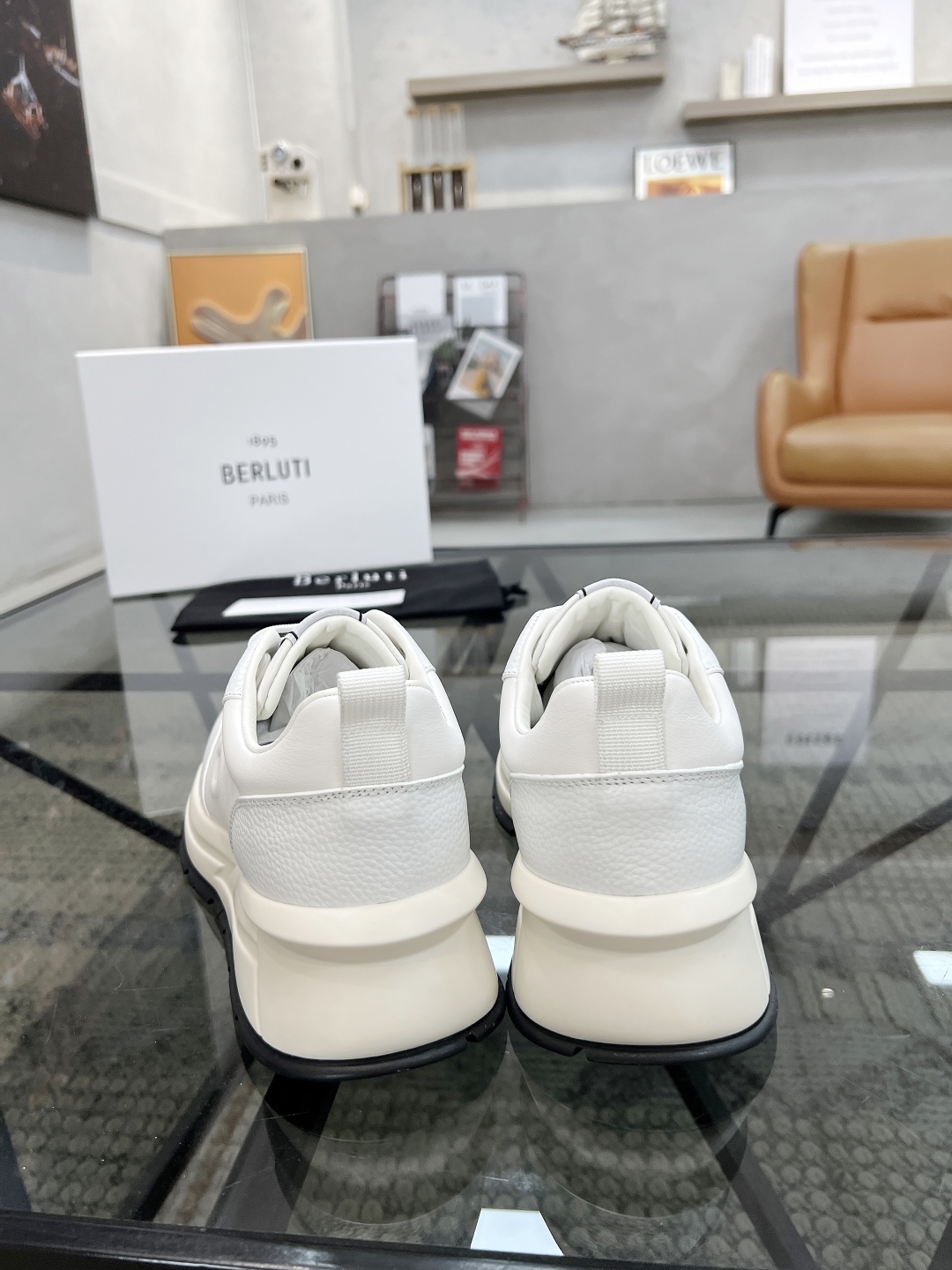  B 🔍顶级代购🇮🇹 布鲁 炸街男神运动鞋新品来袭 专柜同步发售原厂配置，意大利进口原版牛皮面料，高品质