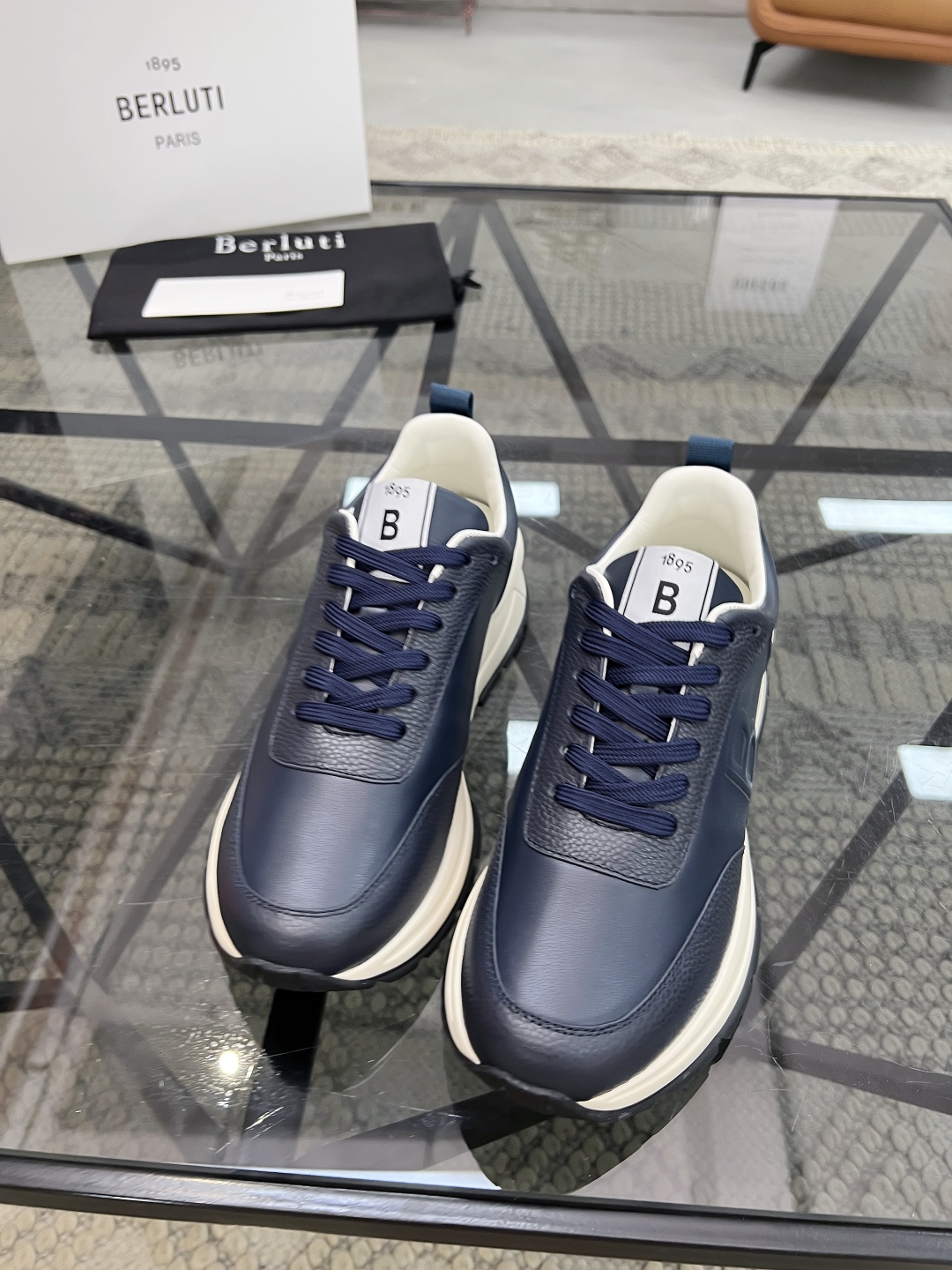 B 🔍顶级代购🇮🇹 布鲁 炸街男神运动鞋新品来袭 专柜同步发售原厂配置，意大利进口原版牛皮面料，高品质
