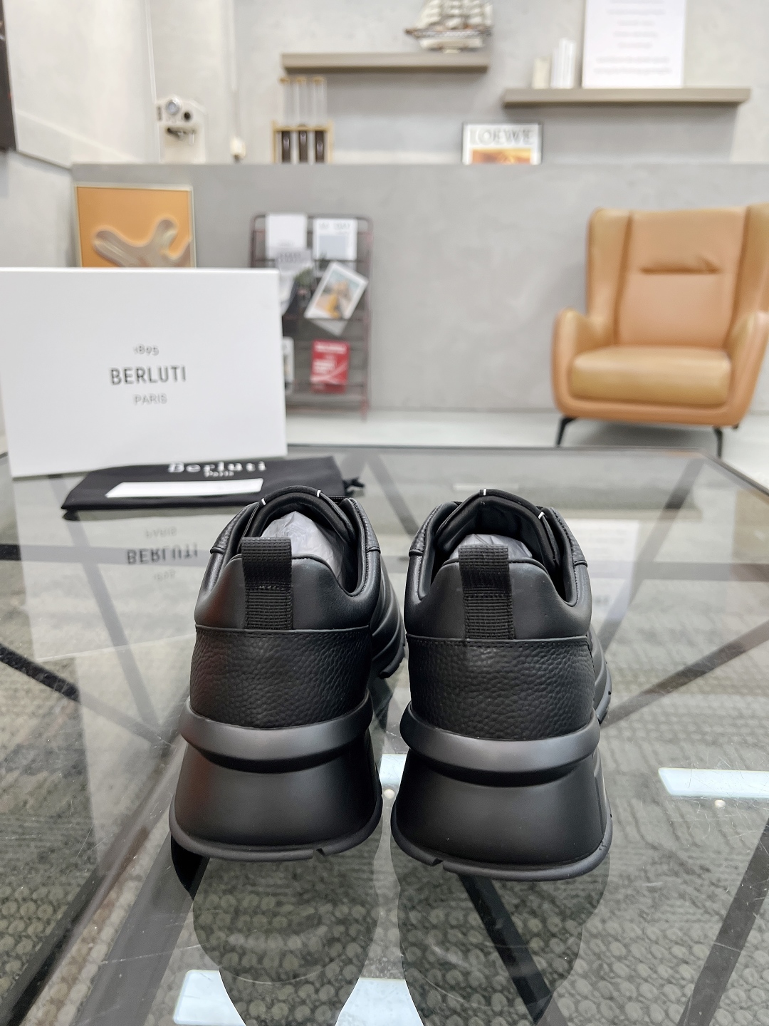  B 🔍顶级代购🇮🇹 布鲁 炸街男神运动鞋新品来袭 专柜同步发售原厂配置，意大利进口原版牛皮面料，高品质