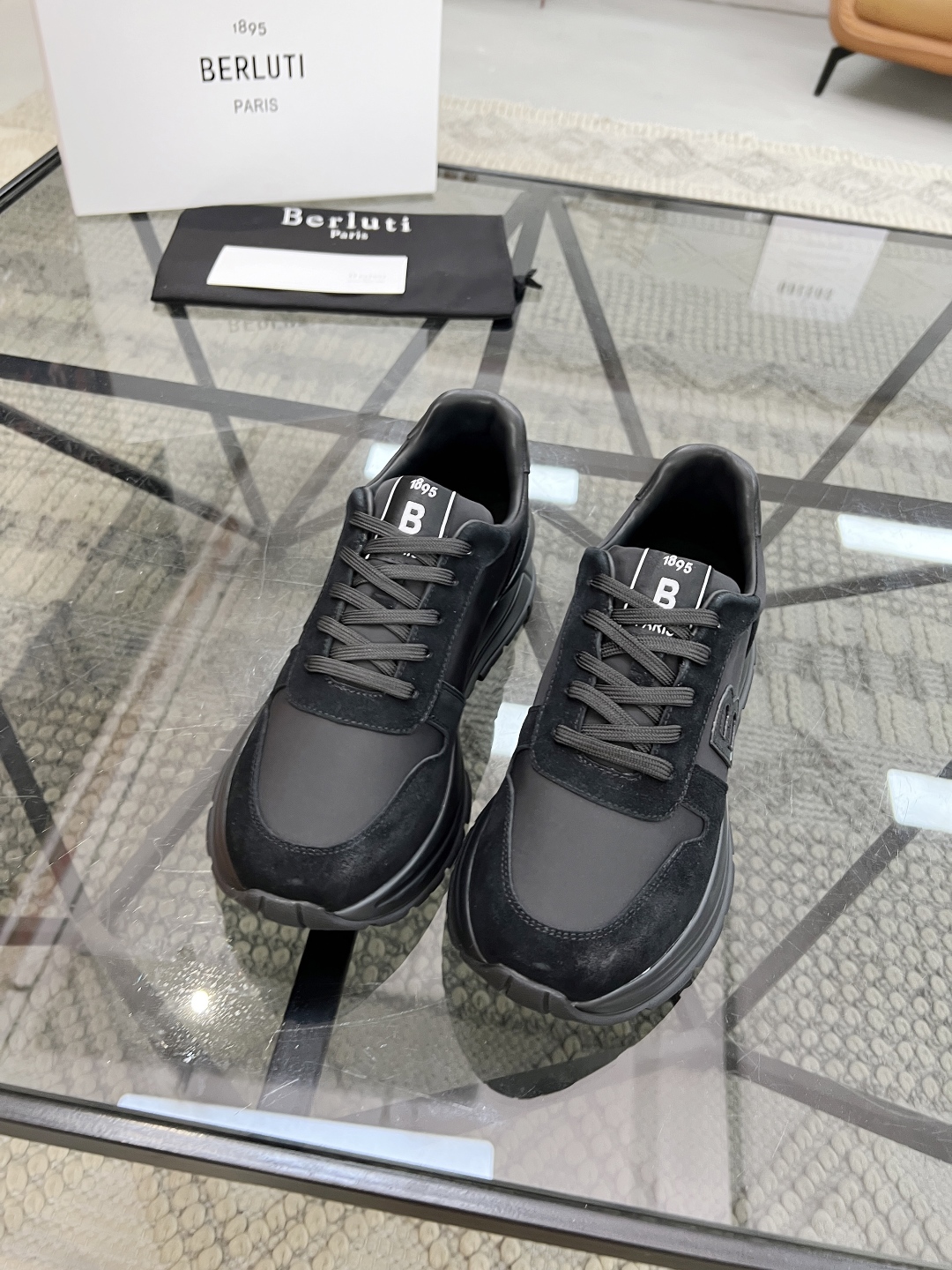  B 🔍顶级代购🇮🇹 布鲁 炸街男神运动鞋新品来袭 专柜同步发售原厂配置，意大利进口原版牛皮搭配帆布面料