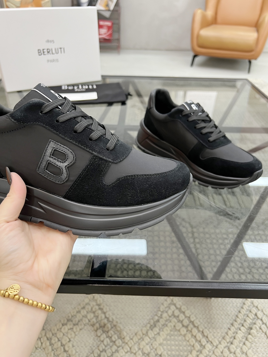  B 🔍顶级代购🇮🇹 布鲁 炸街男神运动鞋新品来袭 专柜同步发售原厂配置，意大利进口原版牛皮搭配帆布面料