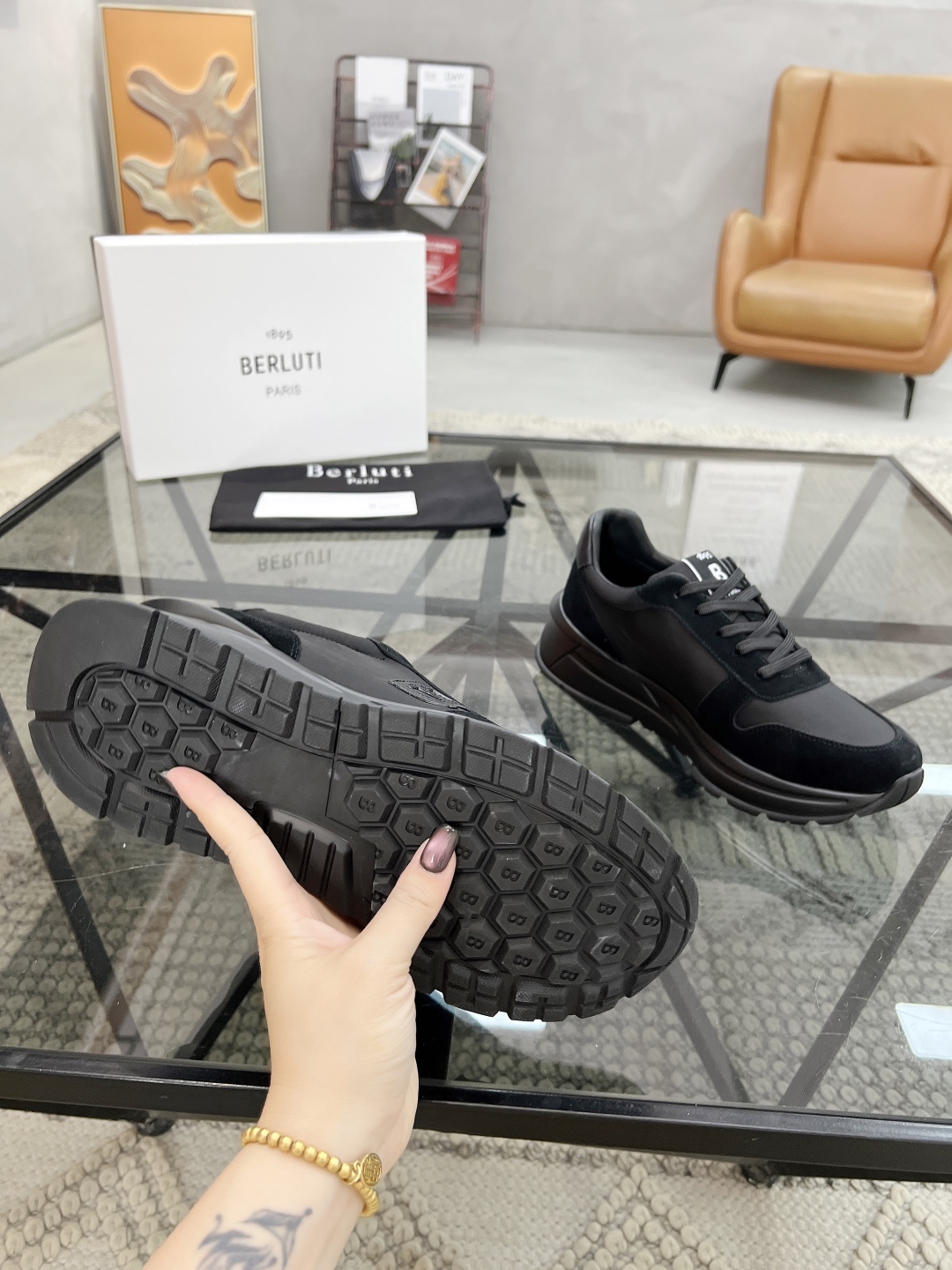  B 🔍顶级代购🇮🇹 布鲁 炸街男神运动鞋新品来袭 专柜同步发售原厂配置，意大利进口原版牛皮搭配帆布面料