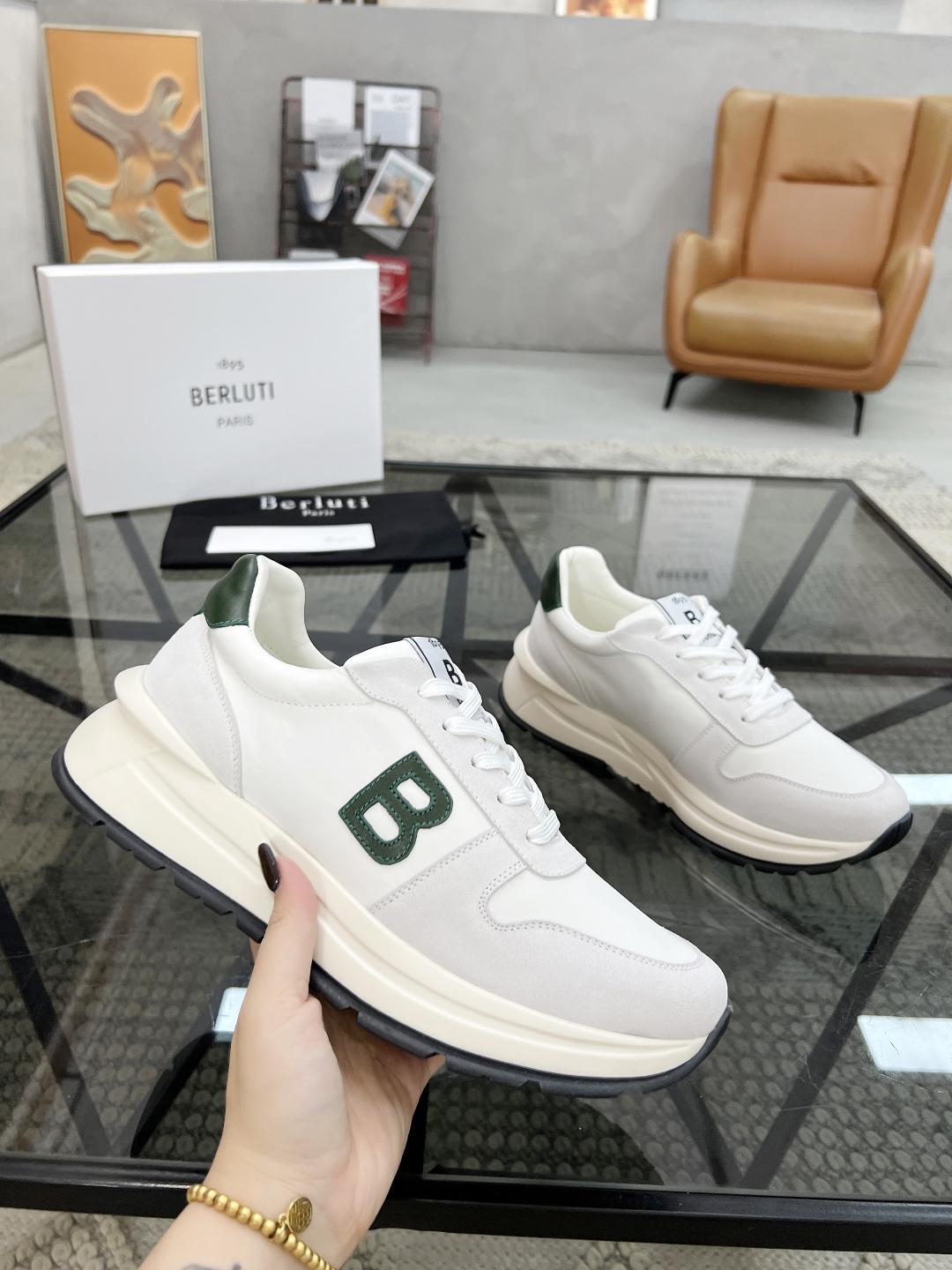  B 🔍顶级代购🇮🇹 布鲁 炸街男神运动鞋新品来袭 专柜同步发售原厂配置，意大利进口原版牛皮搭配帆布面料