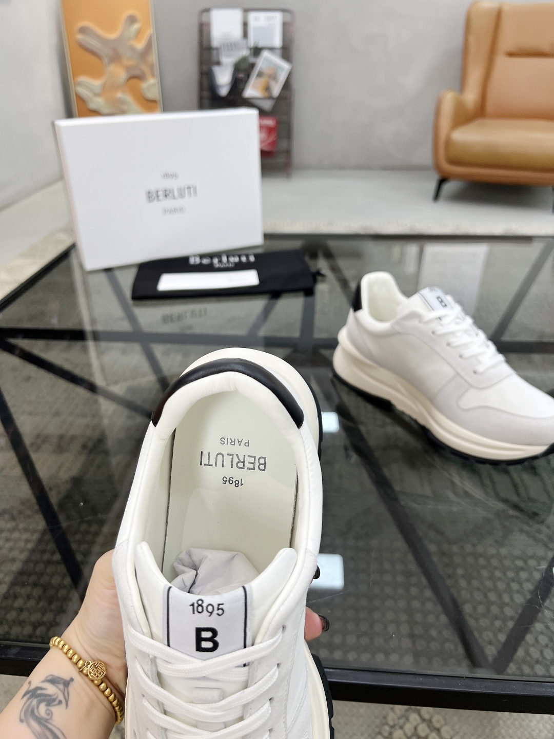  B 🔍顶级代购🇮🇹 布鲁 炸街男神运动鞋新品来袭 专柜同步发售原厂配置，意大利进口原版牛皮搭配帆布面料