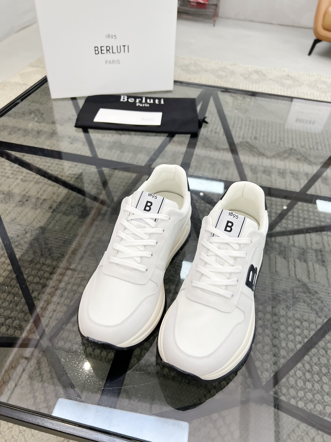  B 🔍顶级代购🇮🇹 布鲁 炸街男神运动鞋新品来袭 专柜同步发售原厂配置，意大利进口原版牛皮搭配帆布面料