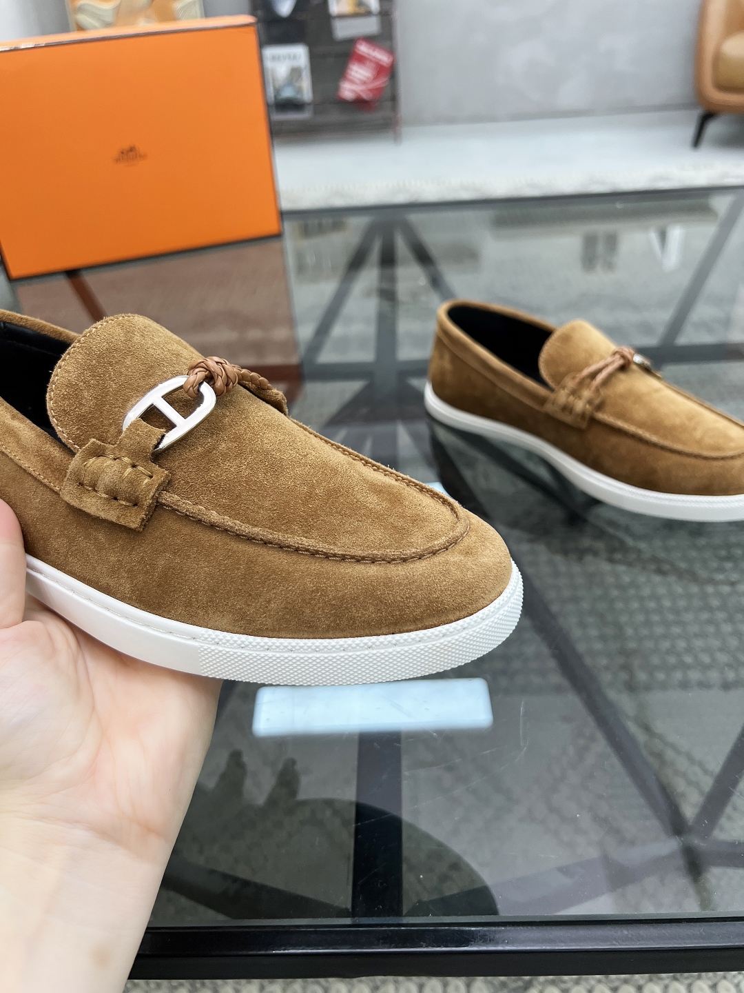  H 🔍顶级代购🇮🇹 爱 炸街男神套脚休闲鞋新品来袭专柜同步发售原厂配置，意大利进口原版牛皮面料，透气舒