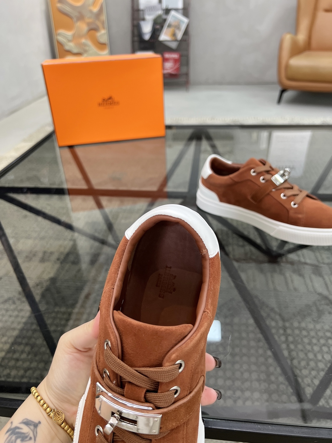  H 🔍顶级代购🇮🇹 爱 炸街男神休闲鞋新品来袭专柜同步发售原厂配置，意大利进口原版牛皮面料，高品质拼接