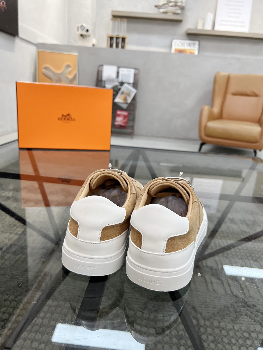 P380 H 🔍顶级代购🇮🇹 爱 炸街男神休闲鞋新品来袭专柜同步发售原厂配置,意大利进口原版牛皮面料,高品质拼接工艺潮男必备,全进口水染牛皮里垫,鞋底:原厂特供原版底超级舒适,原厂跟单货 🔍🔍高品质,可随意进出专柜,欢迎对比专柜同步,码数 38-44( 订 45 )