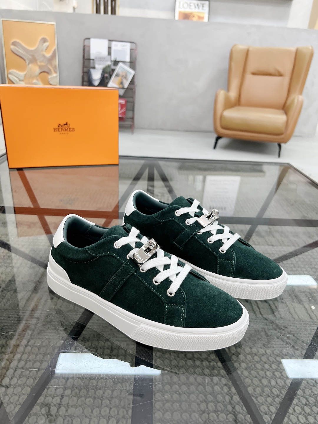 P380 H 🔍顶级代购🇮🇹 爱 炸街男神休闲鞋新品来袭专柜同步发售原厂配置,意大利进口原版牛皮面料,高品质拼接工艺潮男必备,全进口水染牛皮里垫,鞋底:原厂特供原版底超级舒适,原厂跟单货 🔍🔍高品质,可随意进出专柜,欢迎对比专柜同步,码数 38-44( 订 45 )