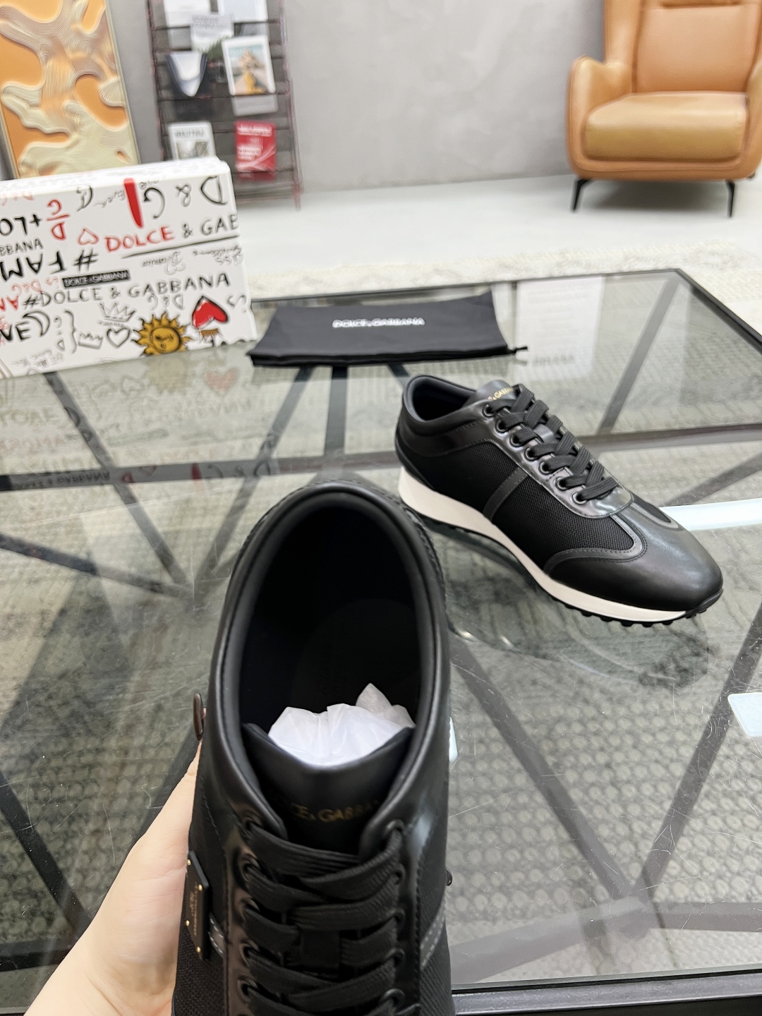  D 🔍顶级代购🇮🇹 杜 炸街男神休闲运动鞋爆款专柜新品同步，鞋面意大利进口牛皮搭配网布面料，经典大方版