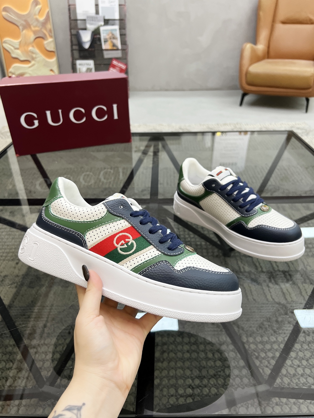  G 🔍顶级代购🇮🇹 古 炸街男神运动新品专柜同步发售原厂配置，意大利进口进口牛皮面料，柔软舒适网布内里