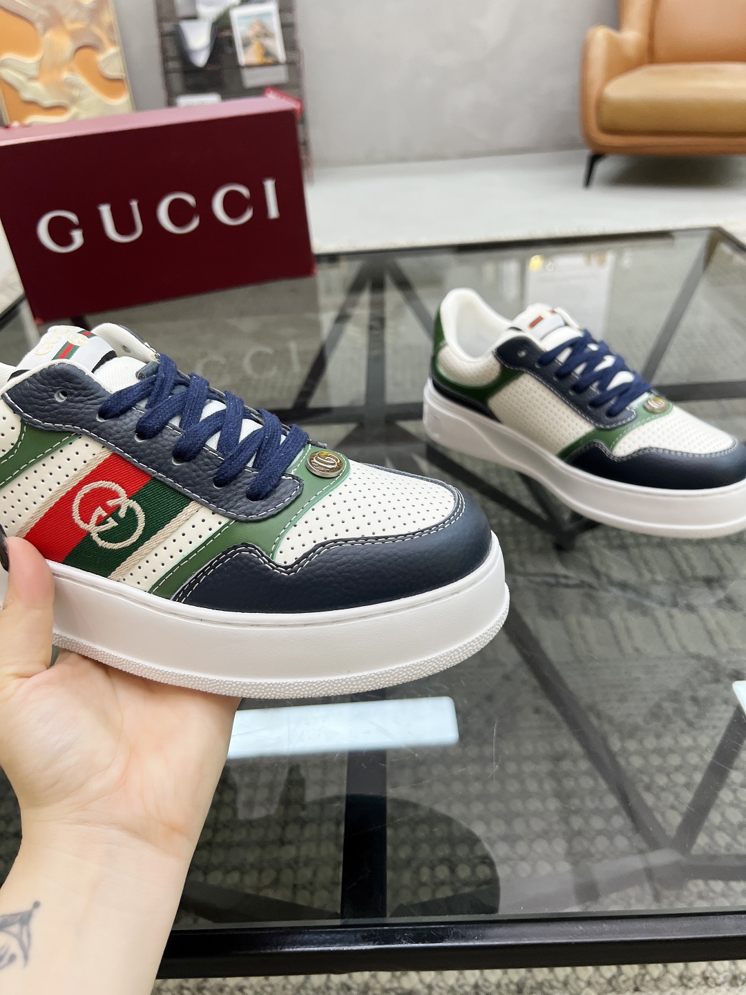  G 🔍顶级代购🇮🇹 古 炸街男神运动新品专柜同步发售原厂配置，意大利进口进口牛皮面料，柔软舒适网布内里