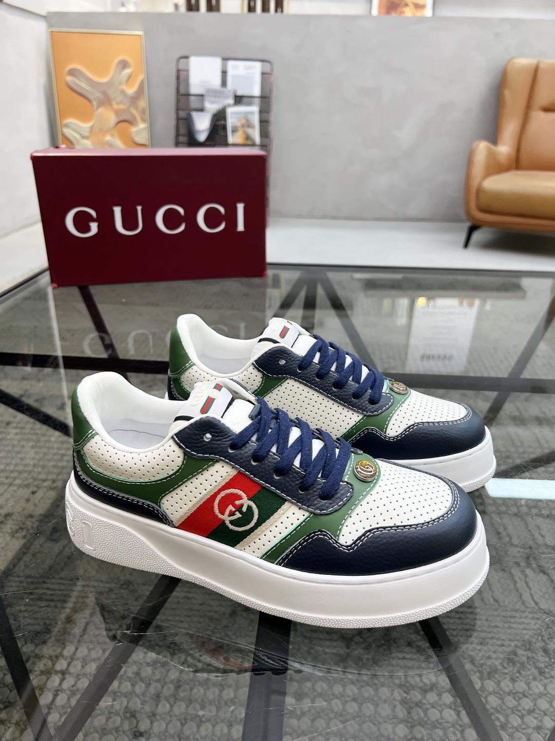  G 🔍顶级代购🇮🇹 古 炸街男神运动新品专柜同步发售原厂配置，意大利进口进口牛皮面料，柔软舒适网布内里
