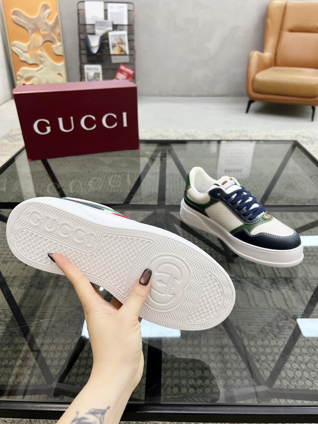  G 🔍顶级代购🇮🇹 古 炸街男神运动新品专柜同步发售原厂配置，意大利进口进口牛皮面料，柔软舒适网布内里