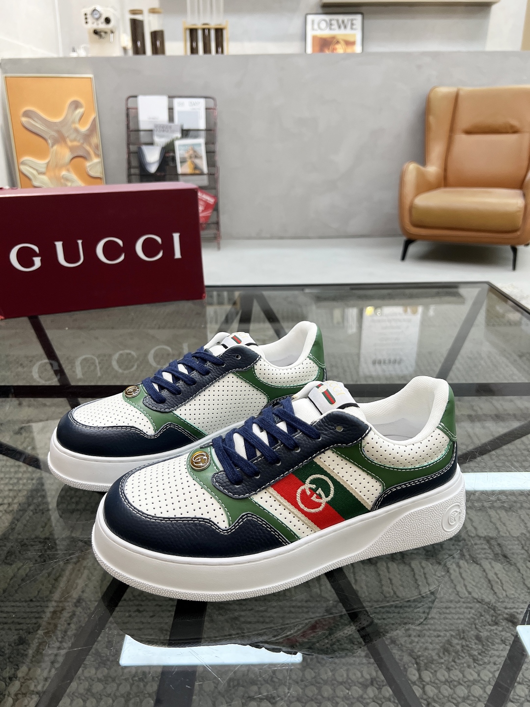  G 🔍顶级代购🇮🇹 古 炸街男神运动新品专柜同步发售原厂配置，意大利进口进口牛皮面料，柔软舒适网布内里