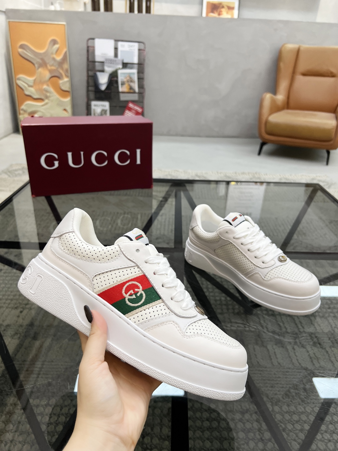  G 🔍顶级代购🇮🇹 古 炸街男神运动新品专柜同步发售原厂配置，意大利进口进口牛皮面料，柔软舒适网布内里