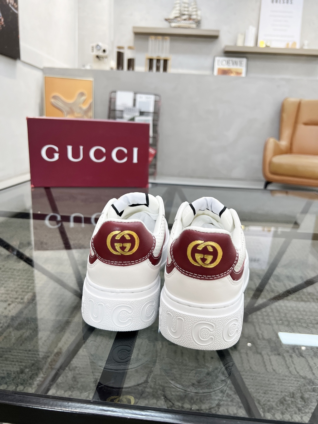 P450  G 🔍顶级代购🇮🇹 古 炸街男神运动新品专柜同步发售原厂配置，意大利进口进口牛皮面料，柔软舒适网布内里垫，鞋底原厂特供原版底超级舒适，原厂跟单货 🔍🔍高品质，可随意进出专柜，欢迎对比专柜同步，码数 38-45