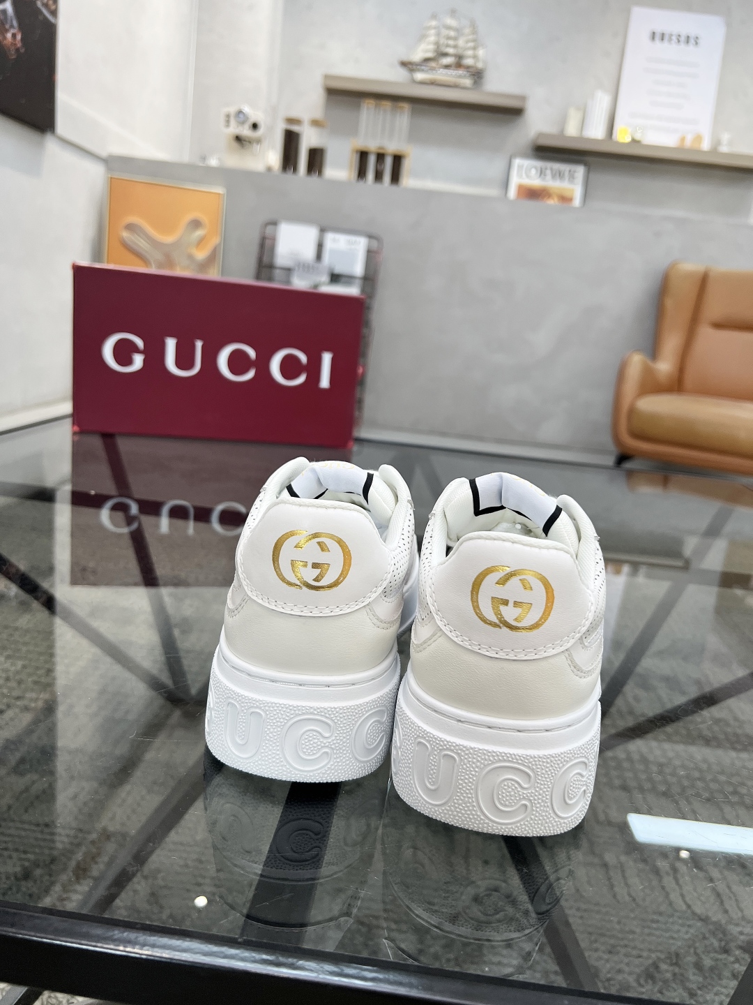 P450 G 🔍顶级代购🇮🇹 古 炸街男神运动新品专柜同步发售原厂配置，意大利进口进口牛皮面料，柔软舒适网布内里垫，鞋底原厂特供原版底超级舒适，原厂跟单货 🔍🔍高品质，可随意进出专柜，欢迎对比专柜同步，码数 38-45